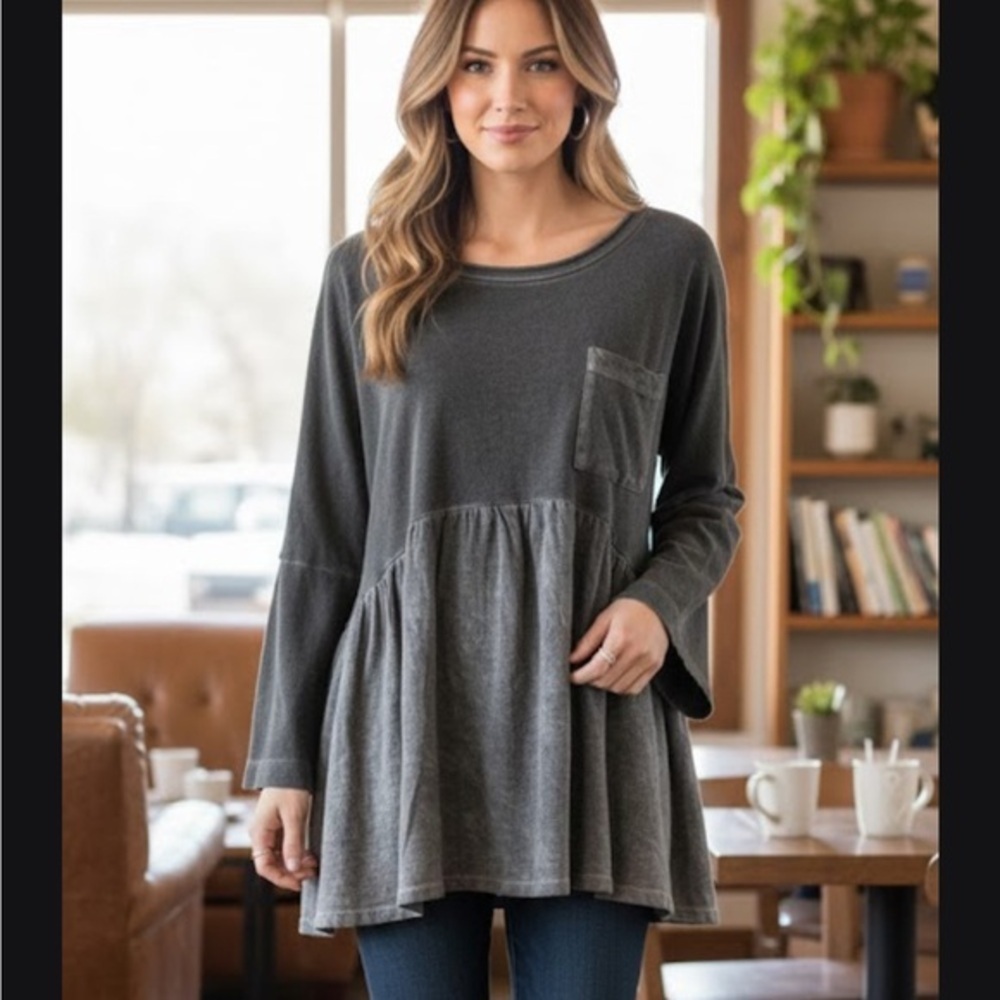 Elegant Charcoal Tunic with Pocket Detail